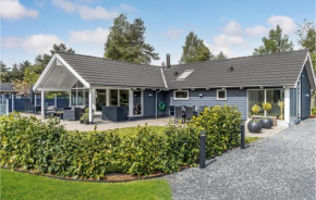 4 Bedroom Awesome Home In Væggerløse Bogø By